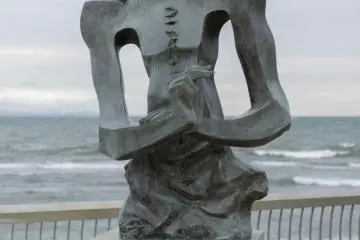 This abstract sculpture of Miura Anjin was incredible