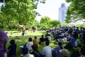 Strange Seed’s performances at Sumpu Castle Park (Photo: MAKITA Natsumi)