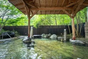 Open-air bath