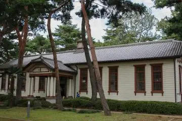 มีพิพิธภัณฑ์โรงงานเส้นไหมอยู่ตรงหัวมุม