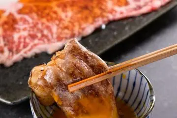 Wagyu sirloin 'yakisuki'
