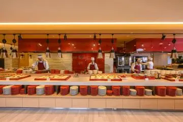 Live kitchen at ATAMI BOLD KITCHEN