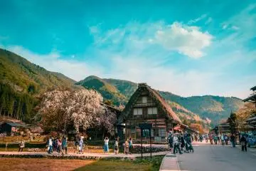 Shirakawa-go Named on World's Top Small Towns List