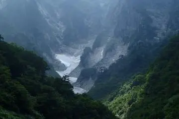 Ichi no kuro filled with snow even in the middle of summer (Photo: Matthew Shewchuk)
