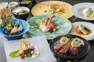Kaiseki meal (illustrative purposes only—the menu changes seasonally)