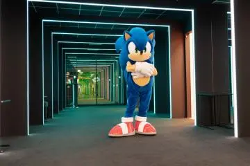 Visitors will have a chance to meet Sonic himself on the first few days of opening (Photo: SEGA Corporation)