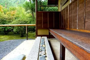 Half-open gazebo
