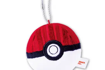 Fun retro vibes from the couch fabric keychain! (Photo: Komeda Co., Ltd.)