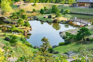 Kenrokuen (Photo: rayints / Shutterstock.com)