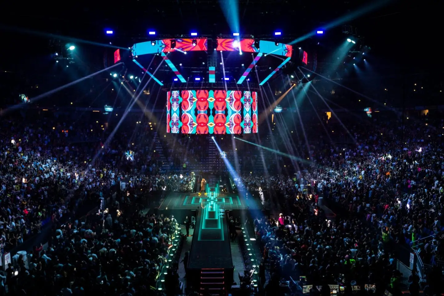 Bad Bunny Debí Tirar Más Fotos World Tour 2026 - Japan Airlines