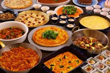 Kamenoi Hotel Kurukuji’s buffet offerings