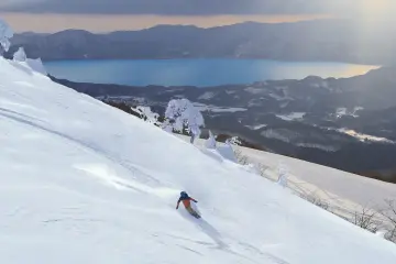 Solo skiing at Tazawako