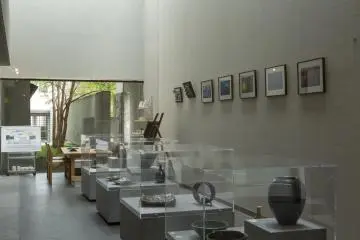 The gallery displays the masterpiece of the hotels ceramicist as well as some beautiful photography of Fuji-san