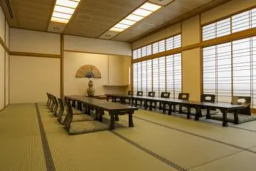 The serenity of the surrounding makes Daisenya's banquet room the perfect place to host a wedding reception