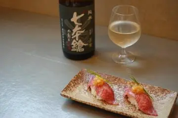Omi beef sushi with local Shiga sake (Photo: Cathy Guex)