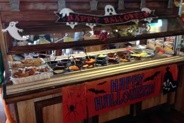 <p>Like most places on Okinawa, American celebrations are acknowledged at Ocean's Pizza</p>