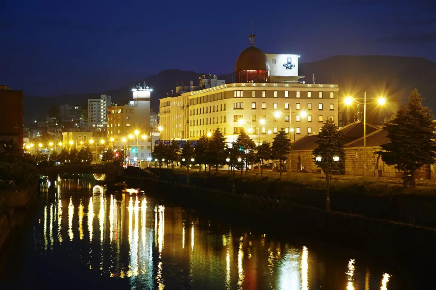 Hotel NORD Otaru by night 