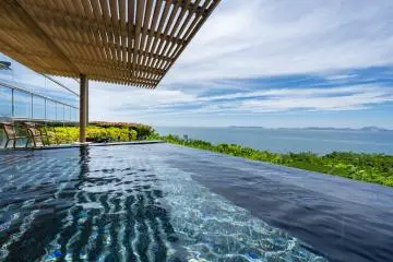 Infinity open-air bath