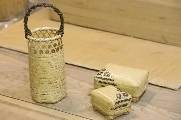 Arimakago at Kutsuwa