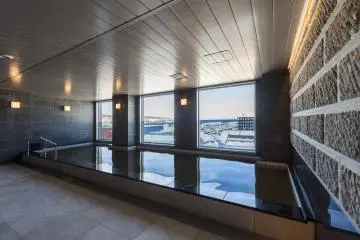 Men’s indoor hot spring bath