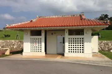 <p>There are two restrooms at Sera No Mori Park. This one is located at the parking lot on the lower side of the park</p>