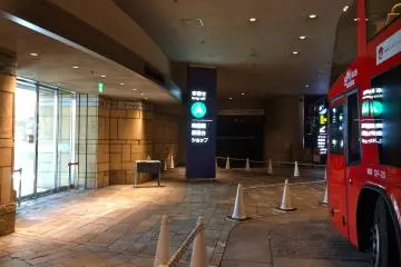 Bus Stop No.2 on the Hop Line route located at "Pick up Point 'A'" in Roppongi Hills complex