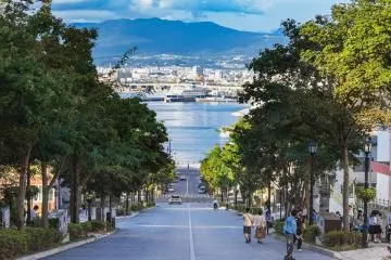 Hachiman-zaka Slope