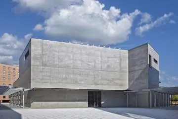 L’extérieur du Musée d'art d'Akita
