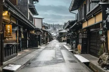 Photo: <a href="https://unsplash.com/photos/a-narrow-street-in-an-asian-city-with-snow-on-the-ground-6XyQTCtJ3Qs" target="_blank" rel="noreferrer noopener nofollow"> Rogério Toledo</a> / Unsplash