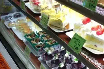 Cakes, cakes, pies