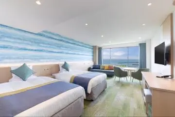 Superior ocean-view room with a bath