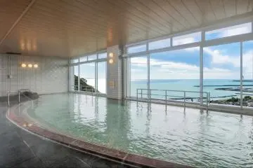 Large observation bath at Kamenoi Hotel Yaizu
