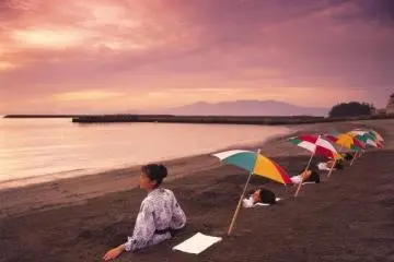 Saraku Sand Bathing
