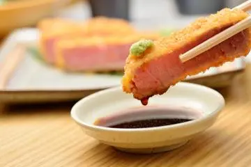 A few fried appetizers available, this one is tuna (Photo: <a href="http://www.mothers.jpn.com/" target="_blank" rel="noreferrer noopener nofollow">Mother's Roppongi Hills</a>)