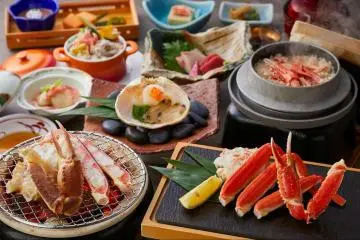 Kaiseki cuisine and Echizen crab at Kamenoi Hotel Fukui