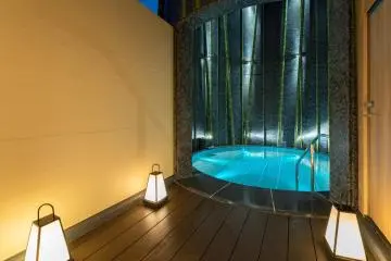 Kamenoi Hotel Kanonji's Madoka no Yu open-air bath
