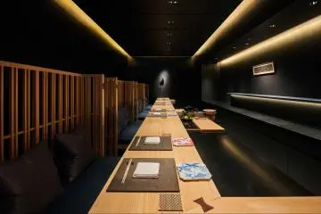 Intimate counter seating at Sushi Ginga