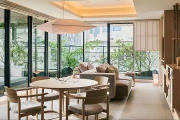 Executive Luxury Corner Suite