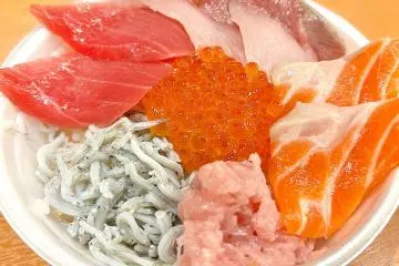 Sashimi rice bowl (Photo: Eat Wing Co., Ltd.)