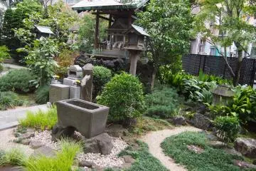 การจัดสวนสวยๆ ที่วัดหนึ่งในคะกุระสะกะ