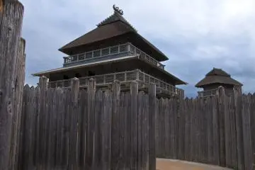 <p>Kita-naikaku (North Inner Enclosure): The most important and most sacred of places within the Yoshinogari settlement; nine structures have been recreated, including an enormous shrine.</p>