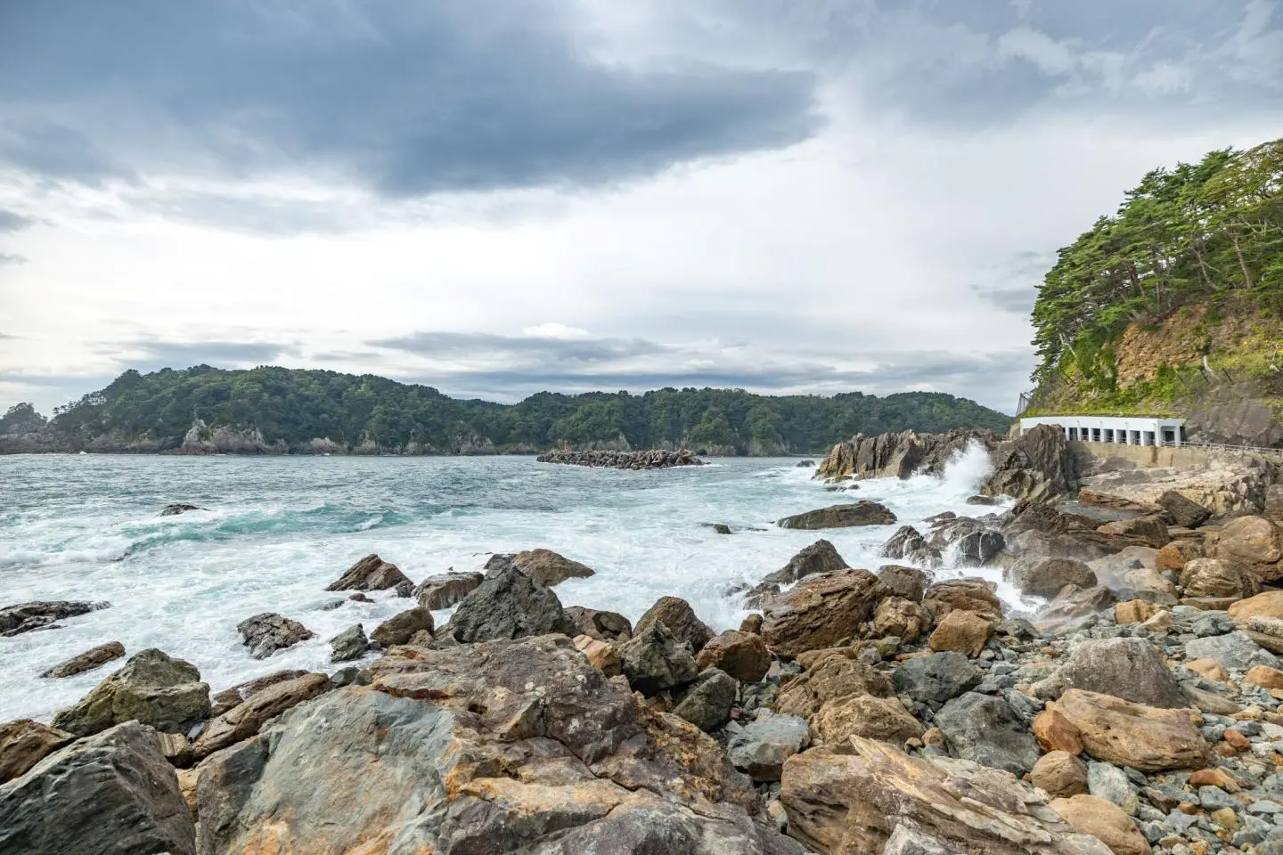 Le littoral spectaculaire de Miyako (Photo: Fabien Recoquille)