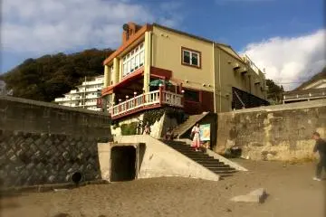 <p>Restaurant DON from the sandy Akiya Beach</p>