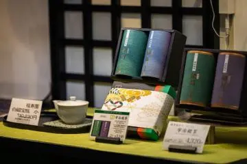Japanese tea sets at Fukujuen