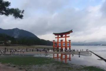 Low tide allows tourist to get up clost to the gate (Photo: Matthew Shewchuk)