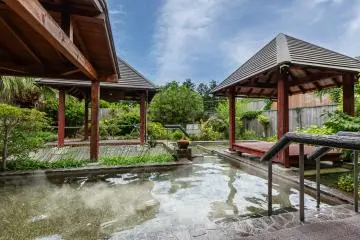 Wan Wan Paradise Izukogen’s outdoor bath