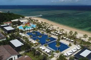 FUSAKI BEACH RESORT HOTEL & VILLAS’ Aqua Garden