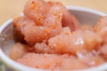 A close-up of mentaiko marinated spicy cod roe (Photo: Princess_Anmitsu / Shutterstock.com)