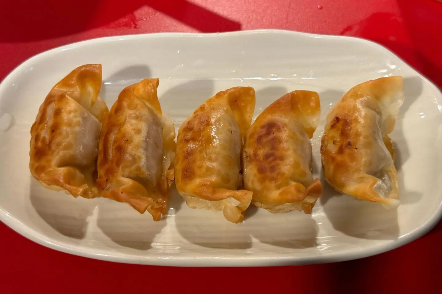 Crispy hitokuchi one-bite gyoza (Photo: Seopkun / Shutterstock.com)