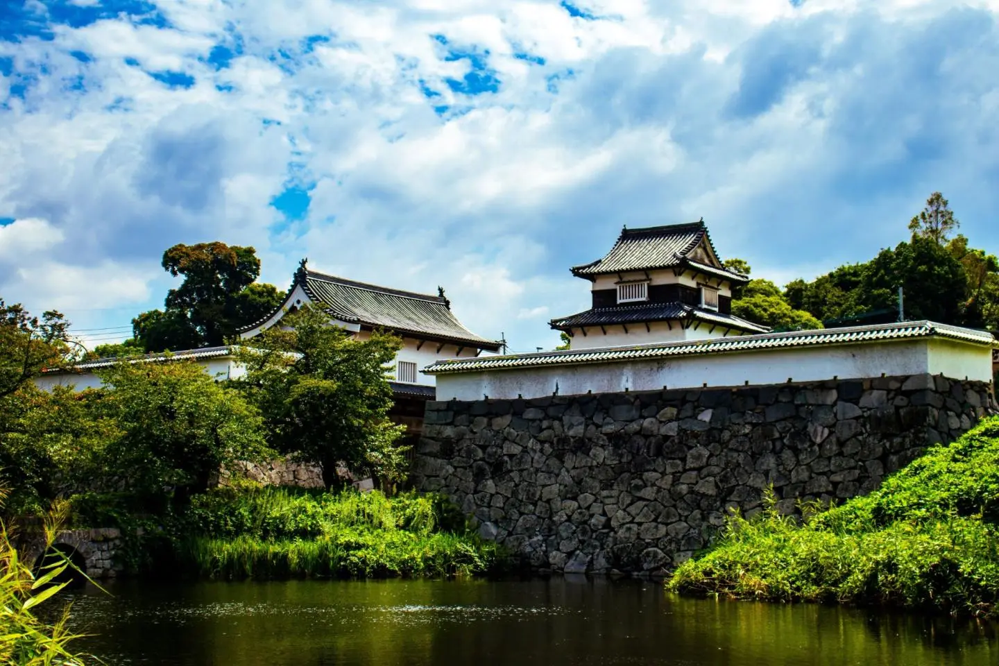 Fukuoka Castle Ruins (Photo: ChrisJames1 / Shutterstock.com)